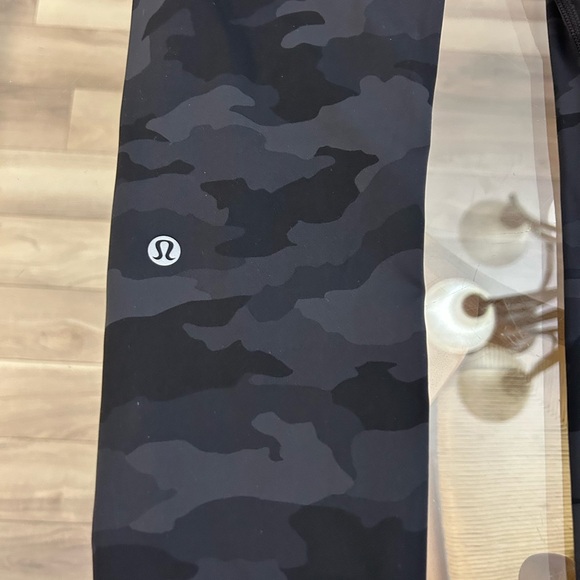 Lululemon Black Camo Leggings - Picture 7 of 8